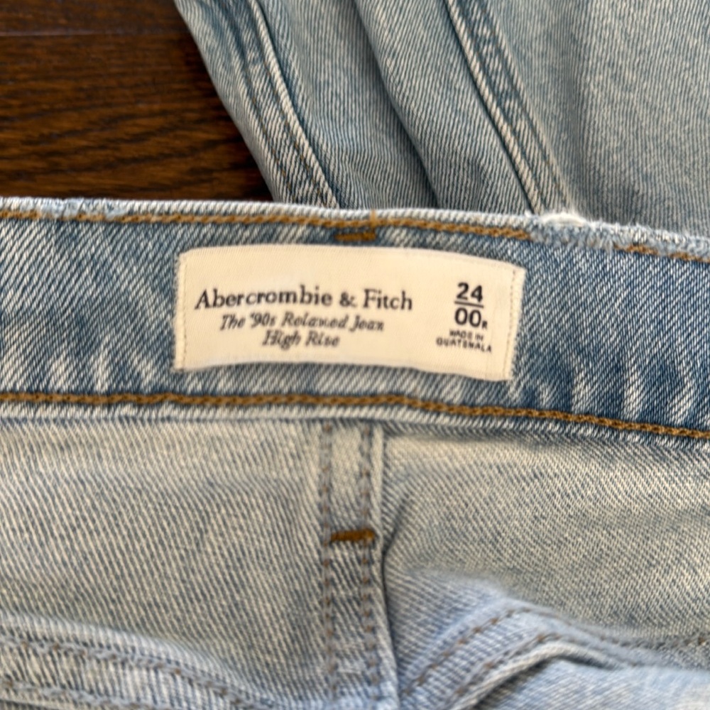Abercrombie 90s relaxed